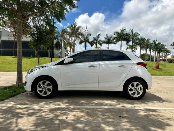 HYUNDAI HB20 1.6 PREMIUM 16V FLEX 4P AUTOMÁTICO